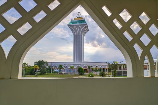 beautiful photo of the islamic center balipapan mosque minaret in indonesia