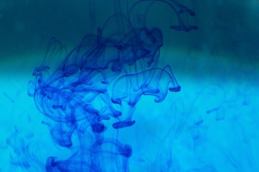 blue color in liquid photo