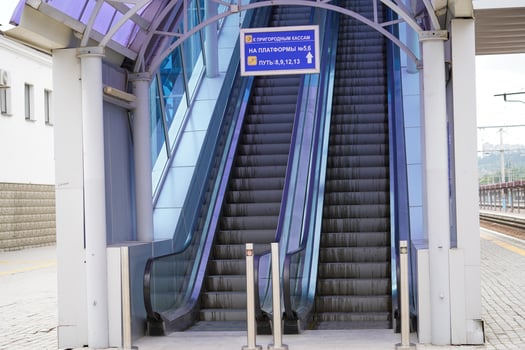 A sign with the inscription platform number 1. photo