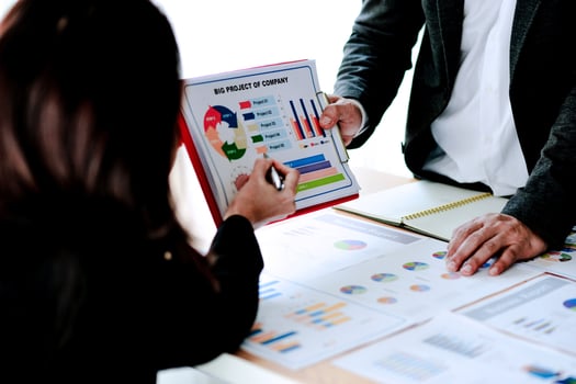 Business meeting Presentation of concept analysis Wide Effect Film Presentation of professional business and success in presentations. photo