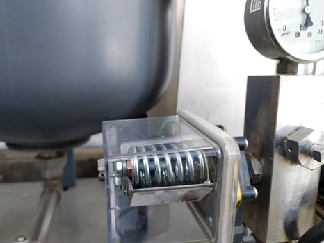 Electric pressure switch with spring adjustment. photo