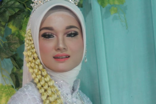 Beautiful Indonesian Muslim bride. photo
