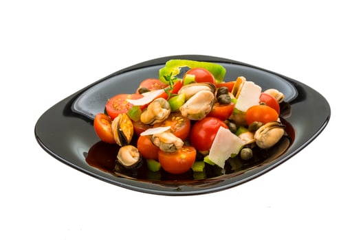 Salad with mussels and tomato photo