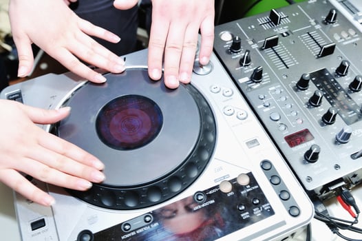 dy hand closeup on party photo