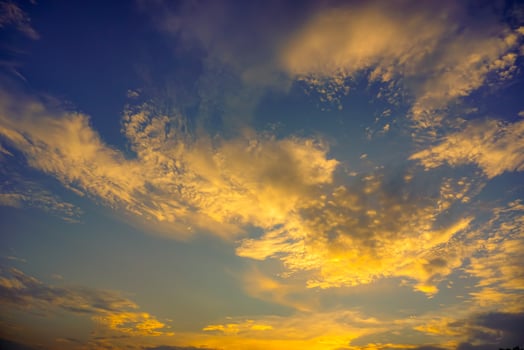 Dramatic red and orange sky and clouds abstract background. Red-orange clouds on sunset sky. Warm weather background. Art picture of sky. Sunset abstract background. Dusk and dawn concept free photo