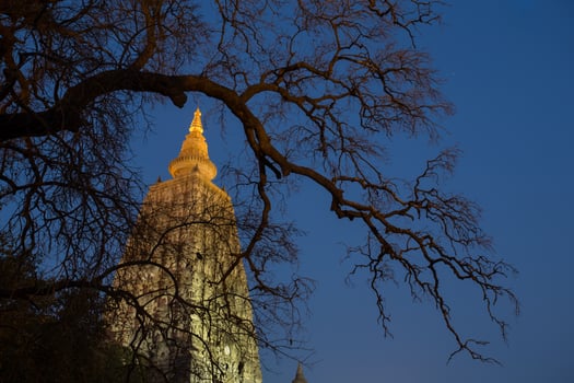 Mahabodhi temple, bodh gaya, India photo