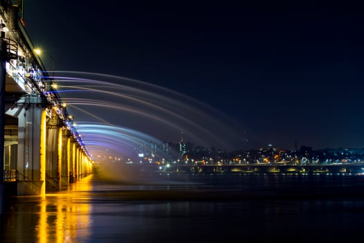 korea seoul banpo bridge rainbow fountain photo