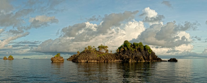 Raja Ampat Papua huge panorama landscape photo