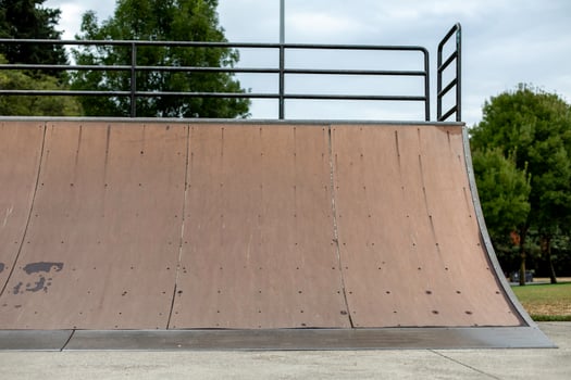 Skateboard Ramp Quarter Pipe photo