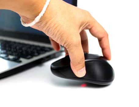checking wireless mouse photo