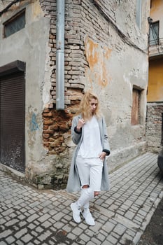 The blonde in the alley photo