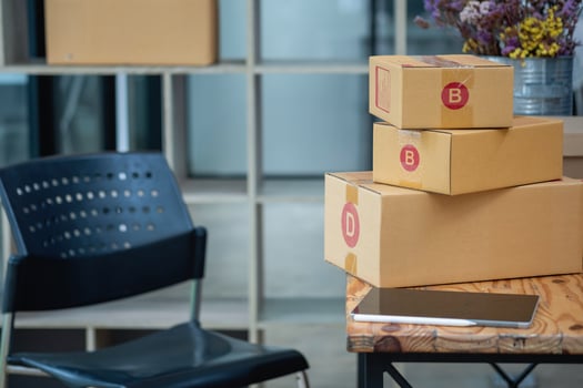 Online sales woman business owner Receive orders and deliver products with boxes to customers. Online SME business concept photo