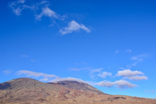 Scenic mountain view photo