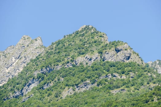 Scenic mountain view photo