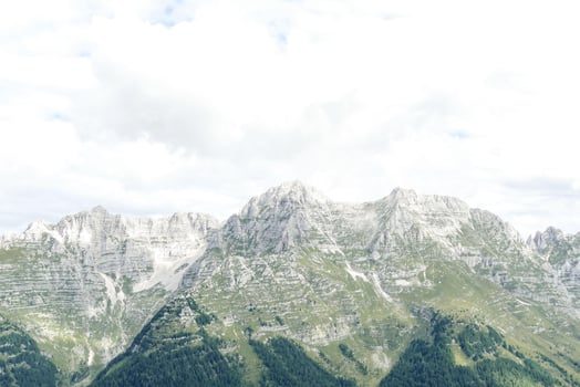 Scenic mountain view photo
