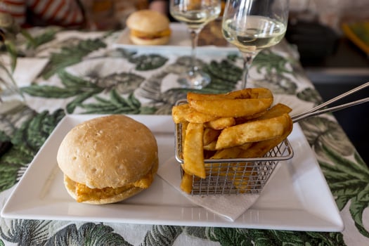 Burgers and chips photo
