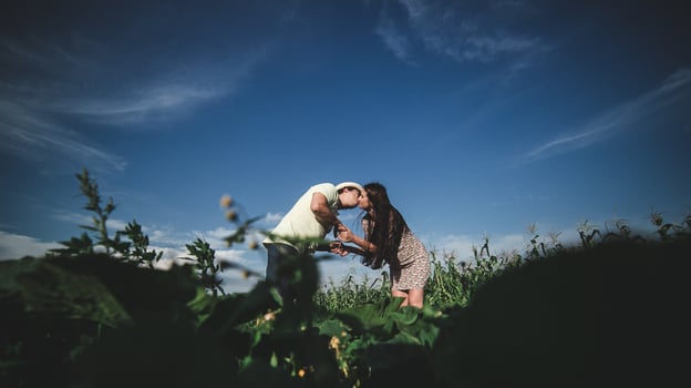 Couple pregnancy portrait photo