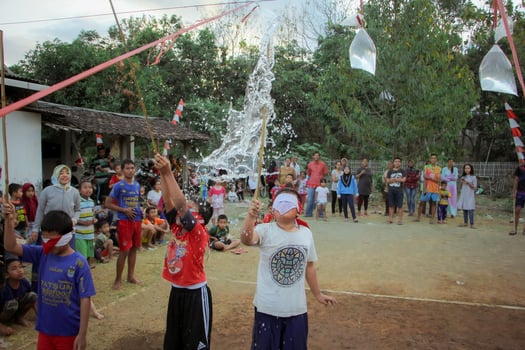 Magetan, Indonesia. August 17, 2022. Indonesian children are happy to celebrate Indonesia's independence day by participating in a competition. photo
