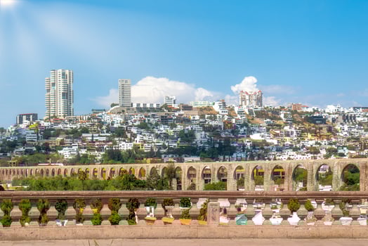 Premium image with copyspace of the arches of queretaro in mexico photo