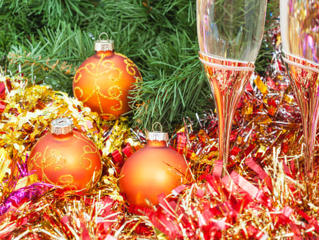 Two glasses with gold Xmas decorations and tree 9 photo