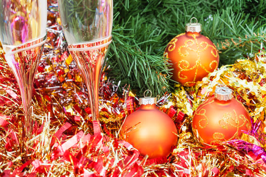 Two glasses with gold Xmas decorations and tree 8 photo