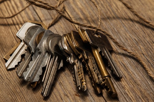 Different keys on thread photo
