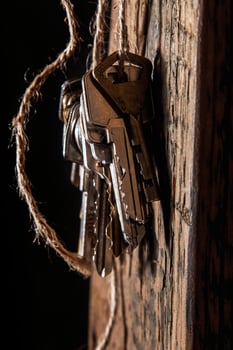 Different keys on thread photo
