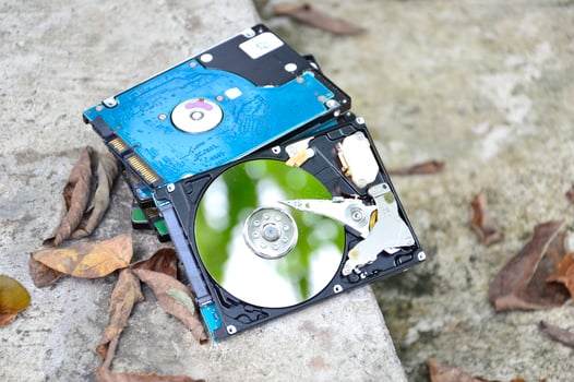 2.5-inch hard disk drives are still popular. photo