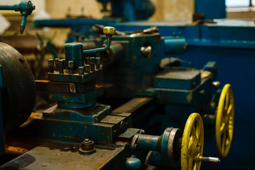 Old metalwork lathe photo