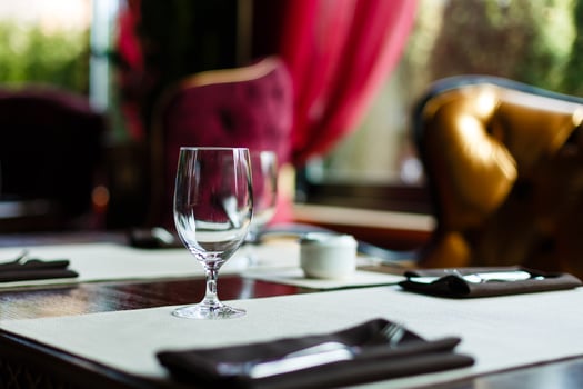Empty glasses in restaurant Serving in the restaurant on the table photo