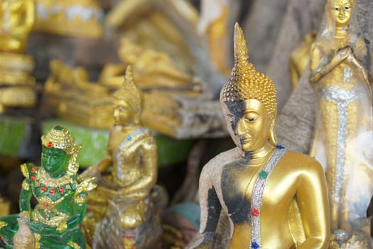 The damaged Buddha image was discarded. photo