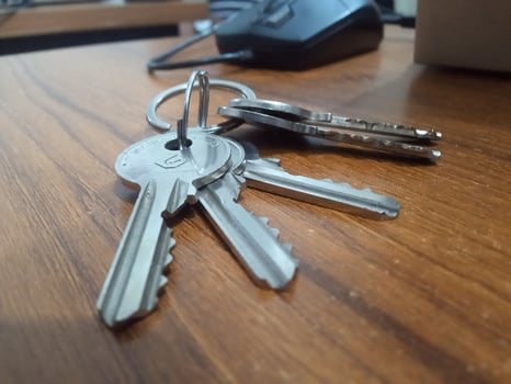 key on the desk close shot photo