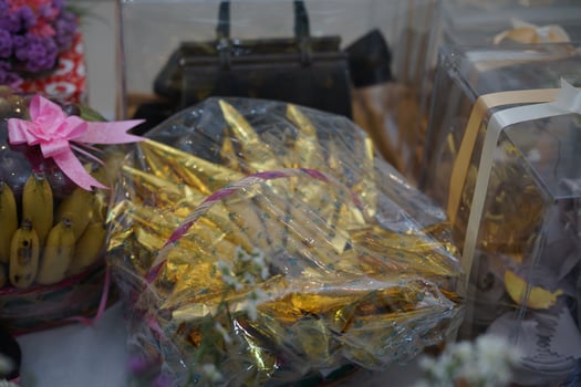 Traditional Wedding Gifts in Indonesia photo