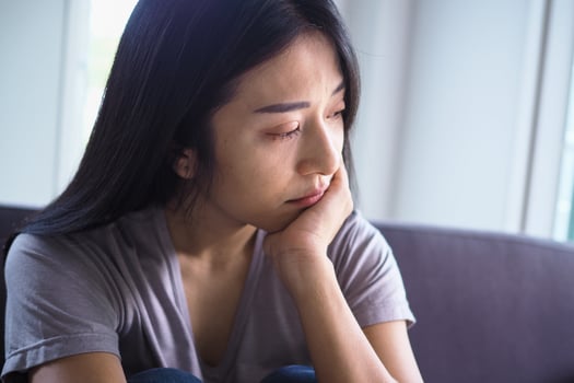 Women have symptoms of depression and want to die. Severe disappointment, sad and upset photo