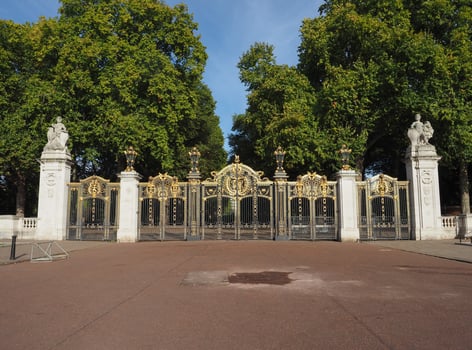 Canada gate in London photo