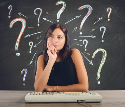 Businesswoman does the questions photo