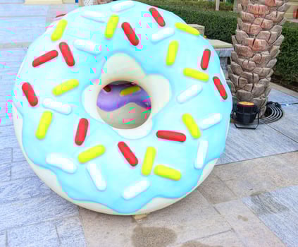 Isloted donuts lying in park for beauty photo