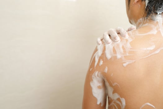 man using shower cream clear skin reduce sweat odor Provides a fresh scent photo