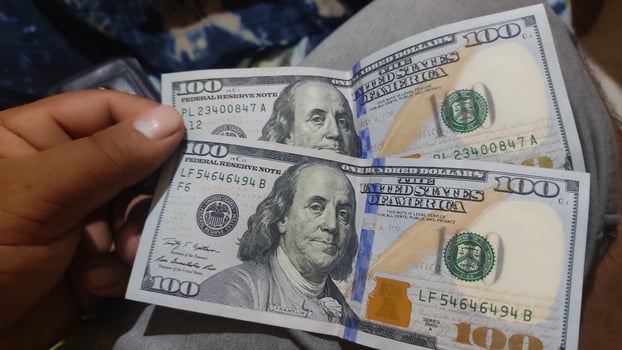 100 usd note currency exchange photo