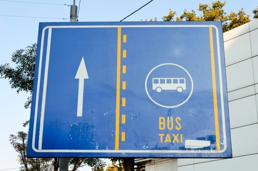 Yellow line sign photo