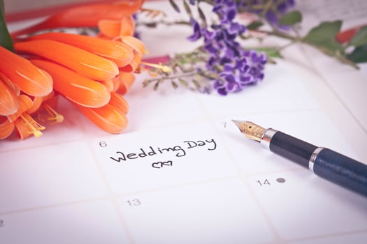 Reminder Wedding day in calendar planning and fountain photo