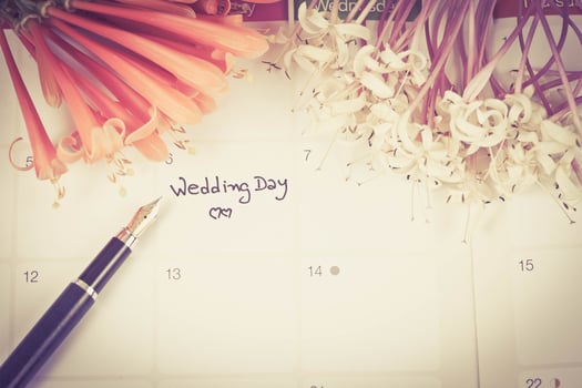 Reminder Wedding day in calendar planning and fountain photo