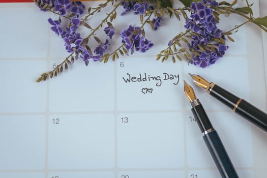 Reminder Wedding day in calendar planning and fountain photo
