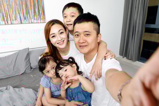Parent mother father little child boy girl brother sister camera self portrait selfie photo