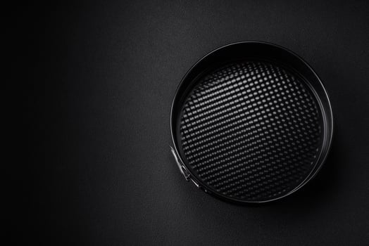 Round metal black detachable baking dish for baking photo