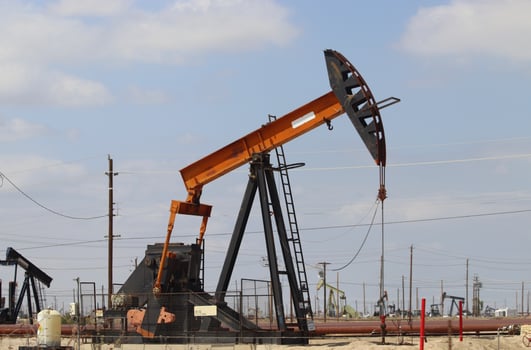 Desert Oil Pump Extracting Resources in Arid Landscapes photo
