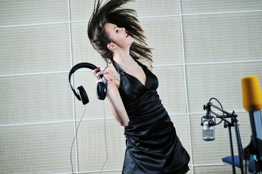 woman headset dance photo