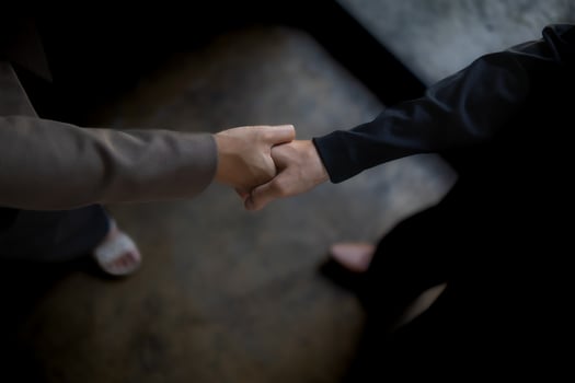 Businessmen and investors shake hands after attending  meeting with advisory team after receiving advice from  advisory team about jointly invested business. Businessmen Team handshake concept photo