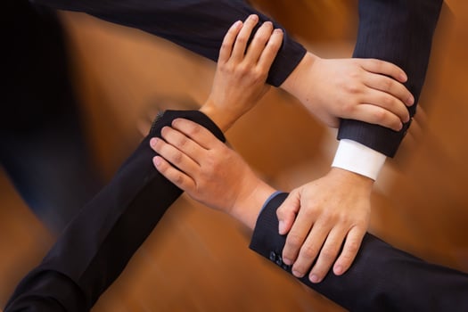 Businessmen and investors shake hands after attending  meeting with advisory team after receiving advice from  advisory team about jointly invested business. Businessmen Team handshake concept photo