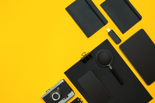 Workplace with office items and business elements on a desk. Con photo